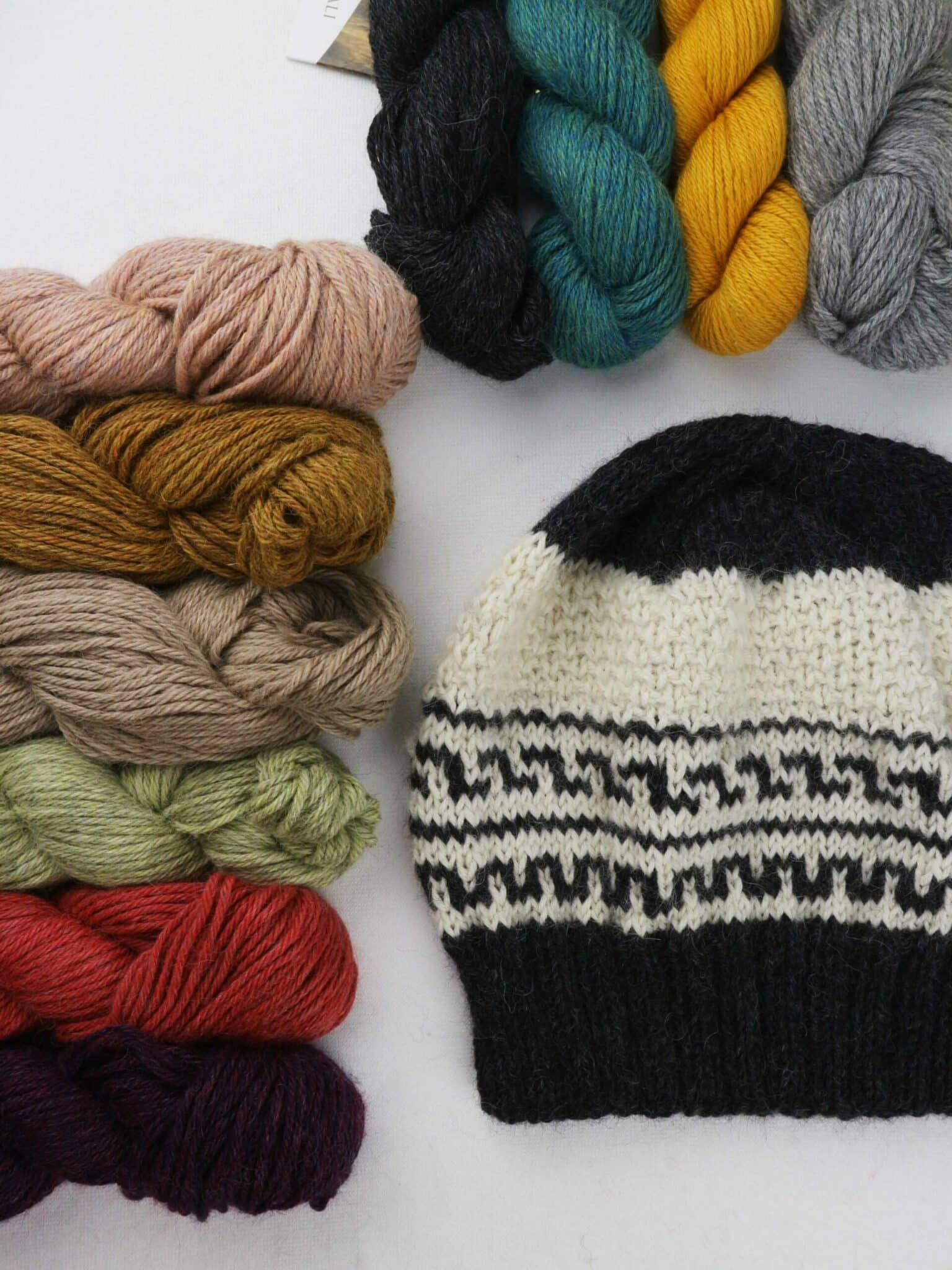Patrón Gorro Pako // Pattern Pako Hat de Crochet y Agujas Circulares