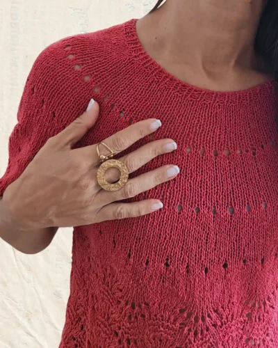 Patrón de punto Lovely Top para mujer con construcción top-down