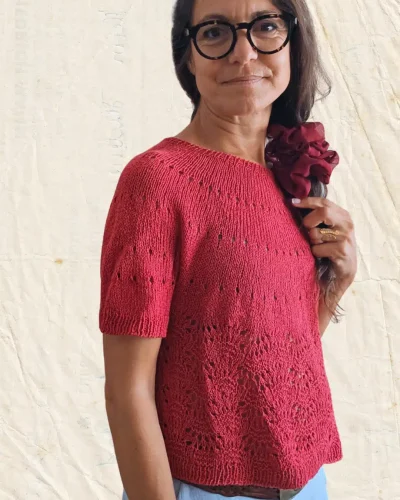 Lovely Top de punto top-down con canesú circular diseñado por Cecilia Losada