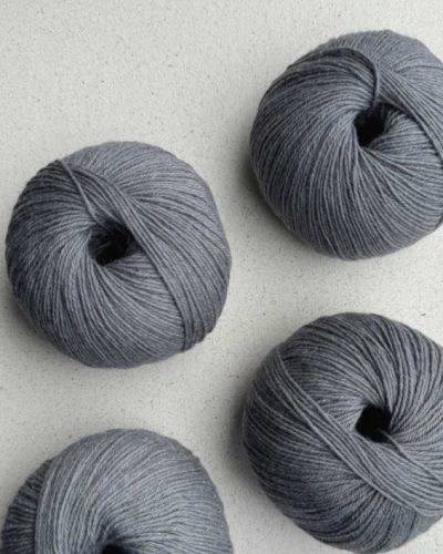 PLOMO-78-PUNO-Algodon-y-lana-de-alpaca-para-tejer-crochet-Pascuali-hilados-naturales-ecologicos-cecilia-losada-club-de-tejido