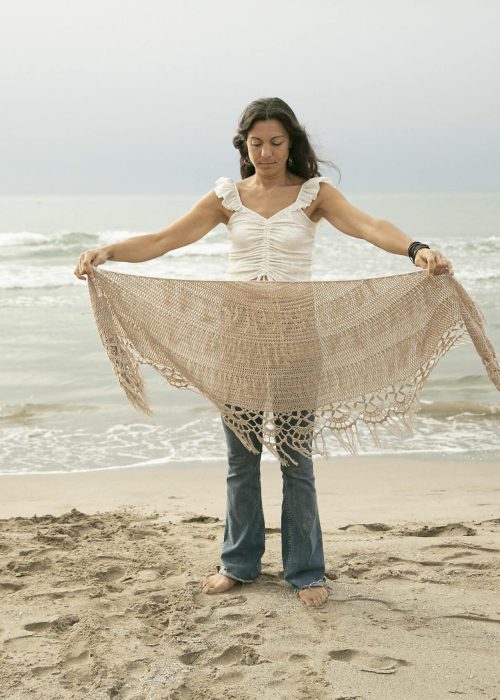 chal-a-crochet-lunita-patron-por-cecilia-losada-club-de-tejido-mammadiypatterns-4
