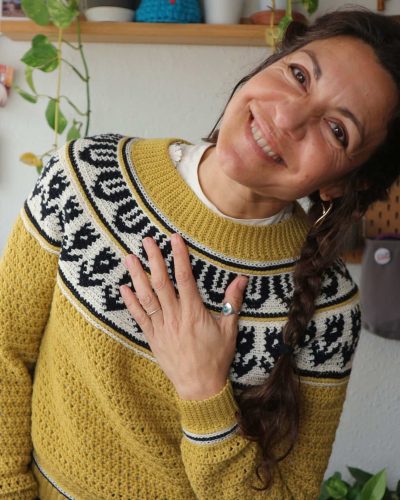 garabato-sweater-jersey-tapestry-crochet-canesu-circular-yoke-por-cecilia-losada-mammadiypatterns-21
