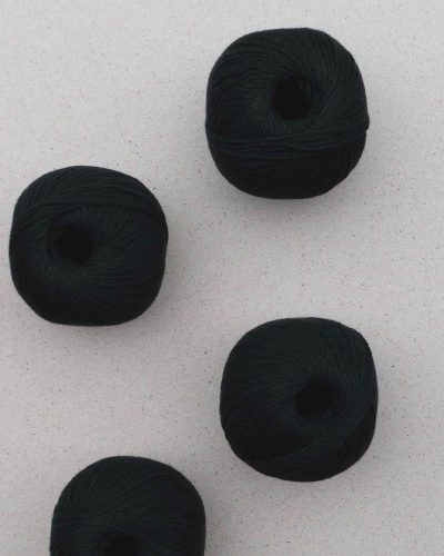 hilados-sole-de-pascuali-en-club-de-tejido-negro-35