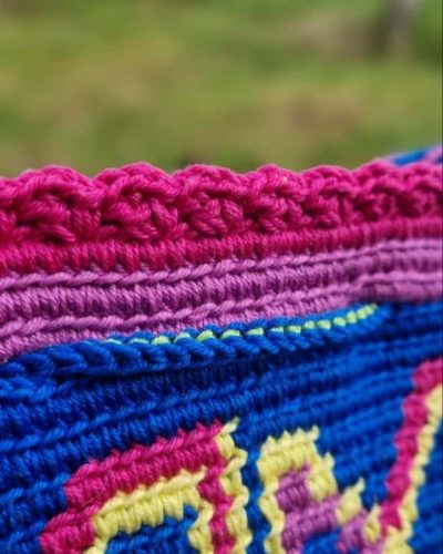 Mochila Camino Interior tejida a crochet e inspirada en las tradicionales mochilas Wayúu colombianas