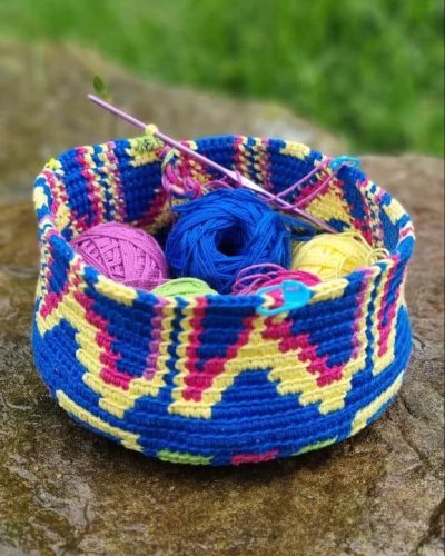 Mochila Camino Interior tejida a crochet e inspirada en las tradicionales mochilas Wayúu colombianas